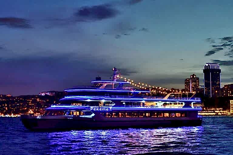 bosphorus-tours-istanbul-dinner-cruise