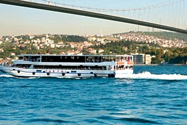 bosphorus-tours-istanbul-visit Places To Visit Istanbul Bosphorus Tour